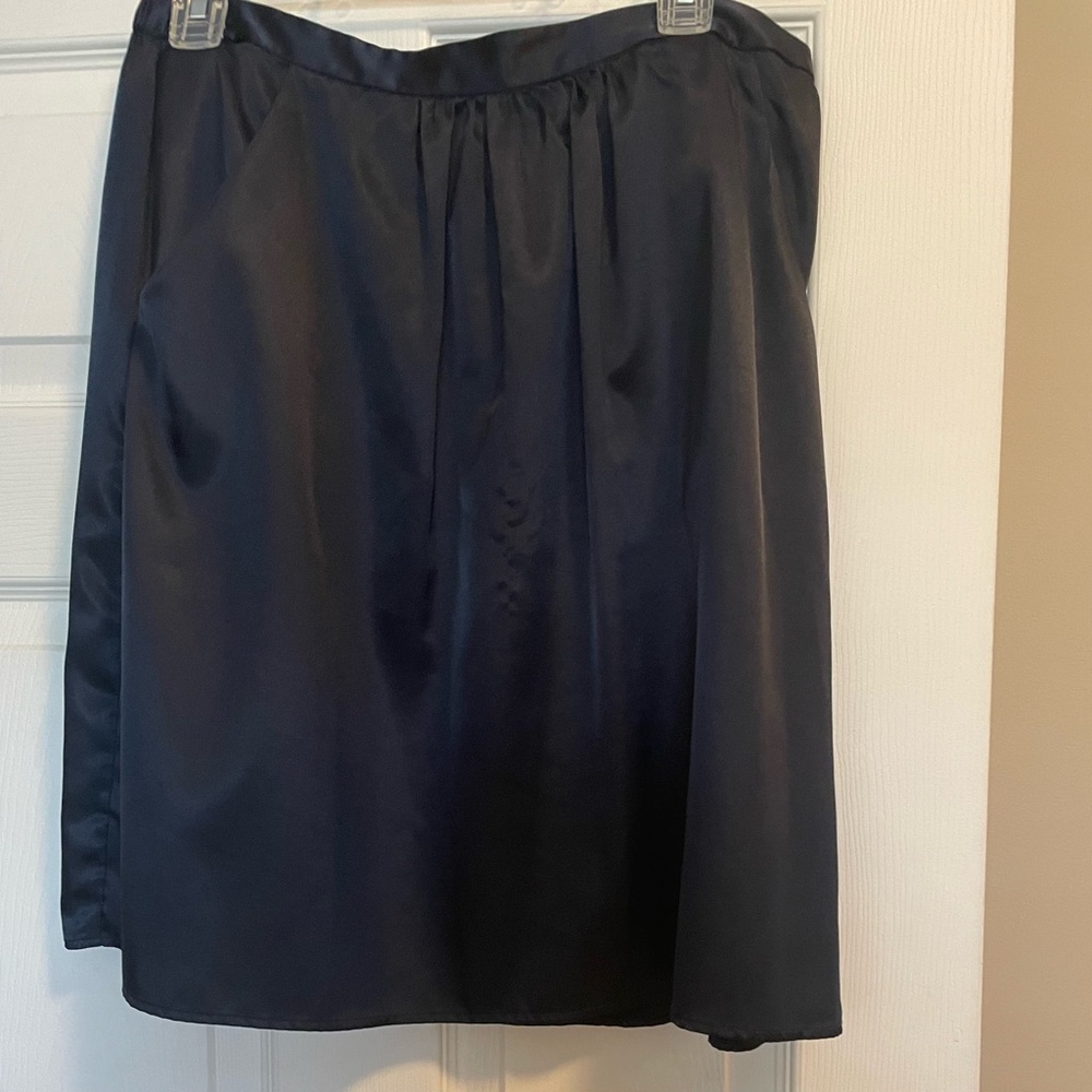 NWOTS NAVY BLUE SIMPLY VERA SKIRT medium